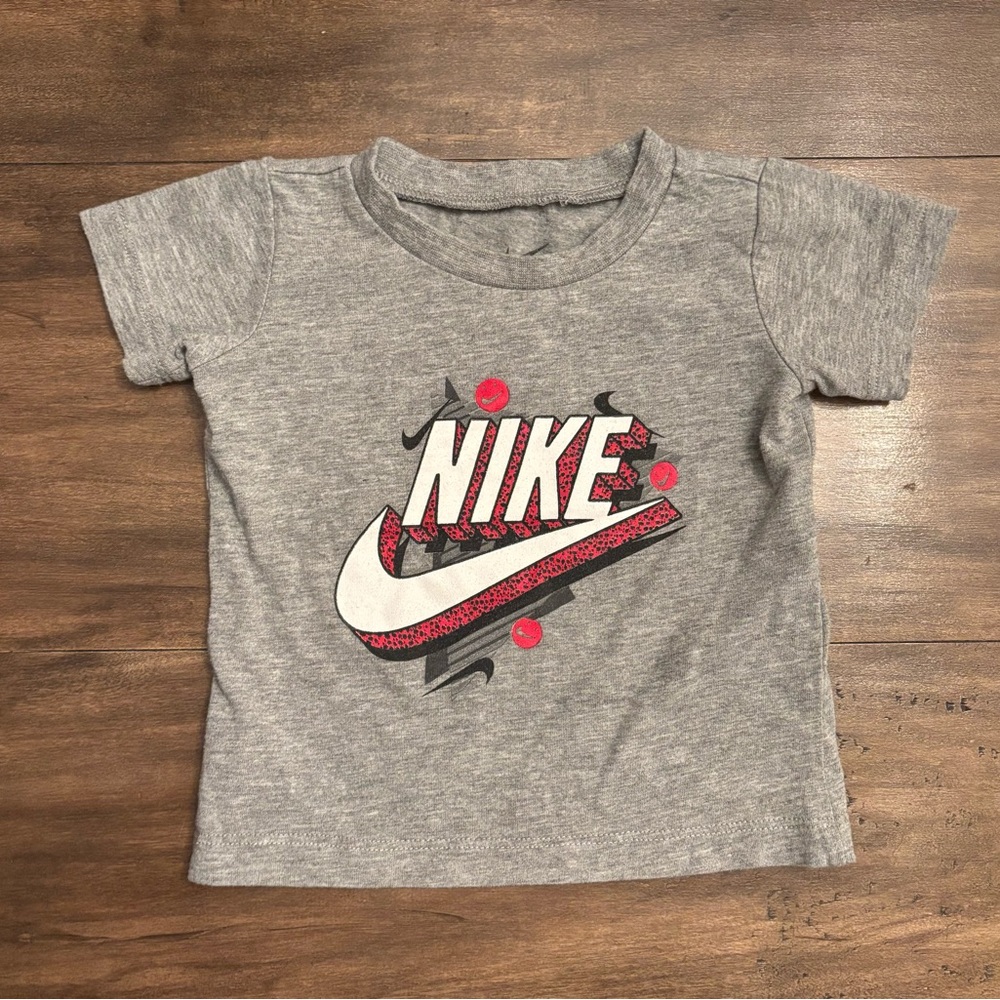 Nike Boys Cotton T-shirt. Size 12 months.